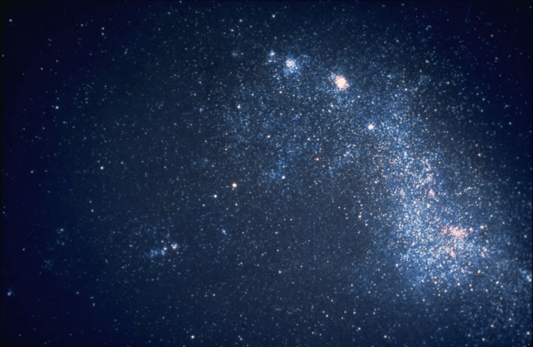 la galaxie Magellan est en fait constitué de deux galaxies distinctes