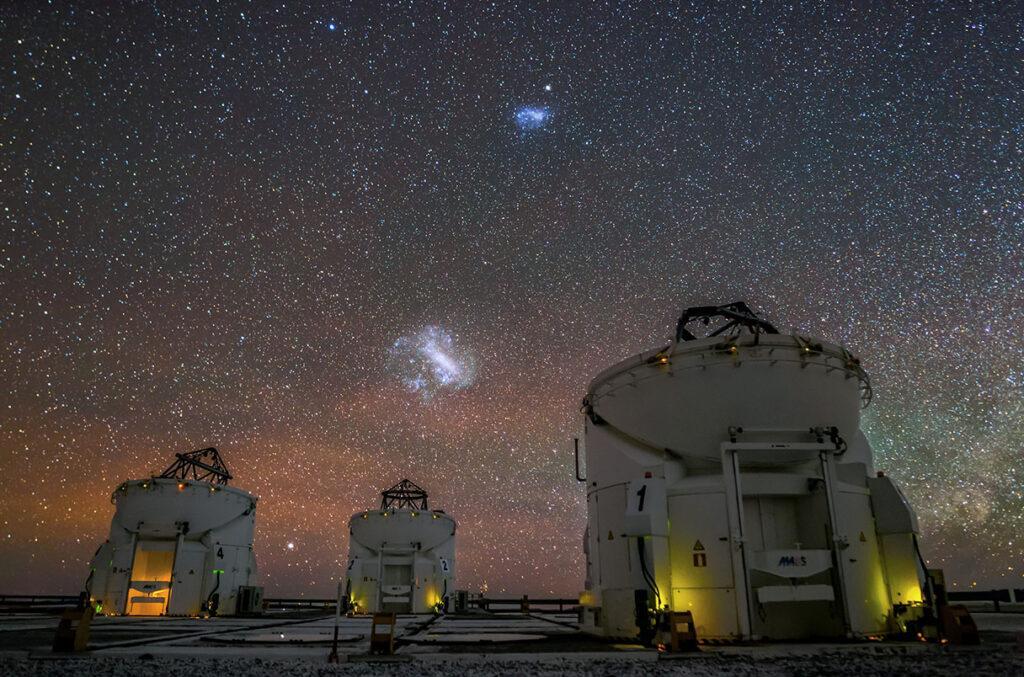 la galaxie Magellan est en fait constitué de deux galaxies distinctes