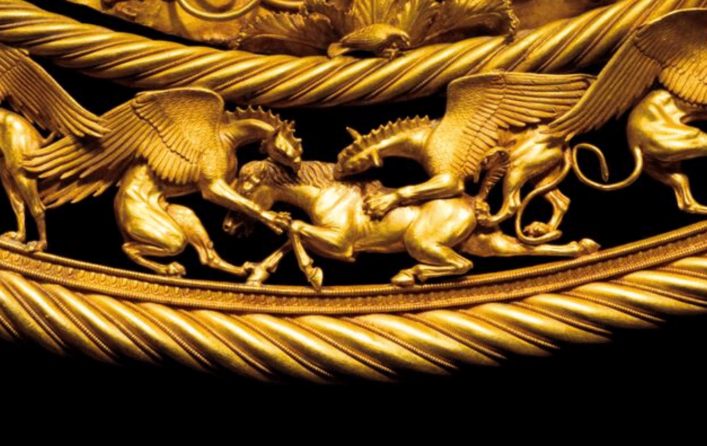 pectoral en or scythe provenant d une tombe royale