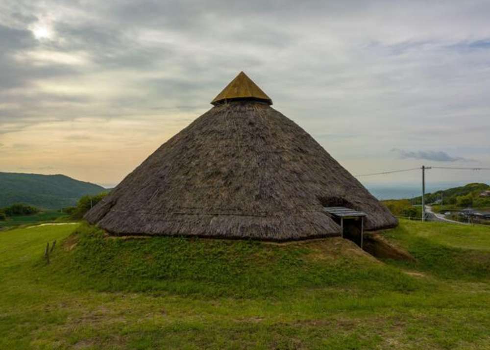 /// Hutte de toit de chaume Jomon ///